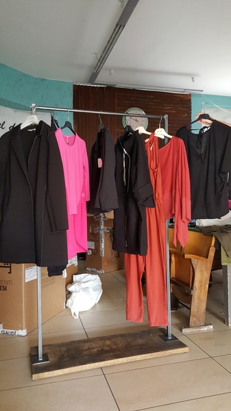 5#5286 Capi di abbigliamento in vendita - foto 2