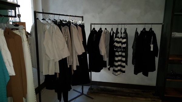 6#5286 Capi di abbigliamento in vendita - foto 2