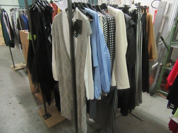 7#5286 Capi di abbigliamento in vendita - foto 1