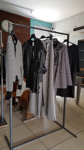 7#5286 Capi di abbigliamento in vendita - foto 2