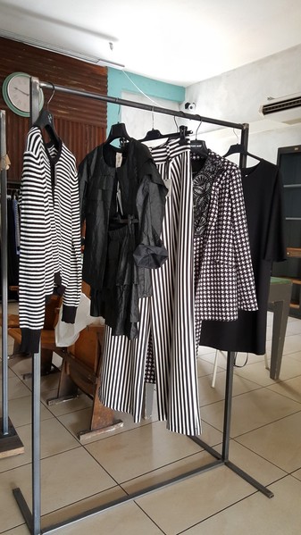 7#5286 Capi di abbigliamento in vendita - foto 3