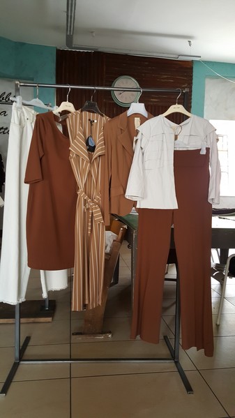 8#5286 Capi di abbigliamento in vendita - foto 2