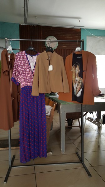 8#5286 Capi di abbigliamento in vendita - foto 3