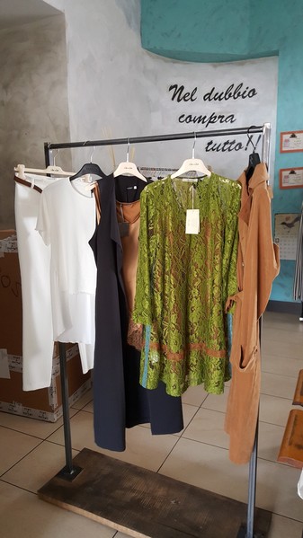 8#5286 Capi di abbigliamento in vendita - foto 5