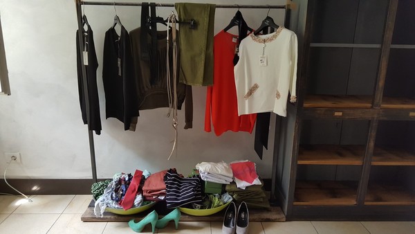 9#5286 Capi di abbigliamento in vendita - foto 2
