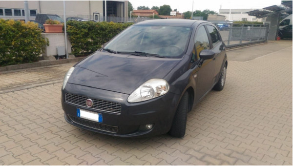 10#5301 Autocarro Fiat Punto in vendita - foto 1
