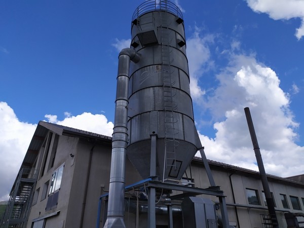 15#5304 Silos esterno di aspirazione polveri con ventilatore UNIVET in vendita - foto 1