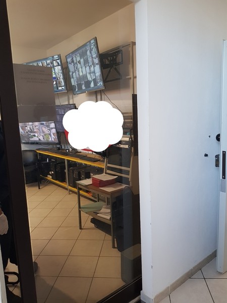 7#5306 Arredi e attrezzatura per attività di vigilanza in vendita - foto 2