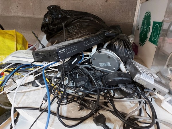 1#5307 Complementi d'arredo e macchine elettroniche da ufficio in vendita - foto 31