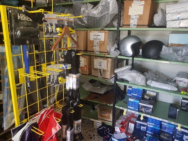 8#5318 Ricambi Piaggio in vendita - foto 44