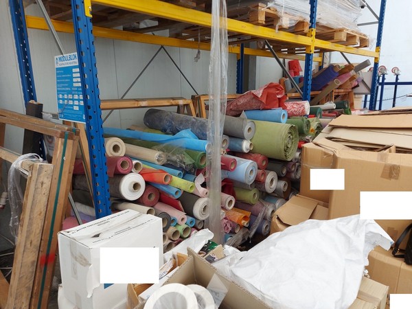 1#5319 Tessuti e articoli per feste in vendita - foto 3