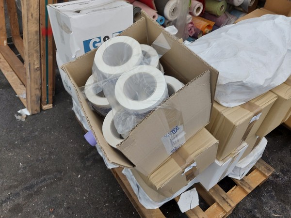 1#5319 Tessuti e articoli per feste in vendita - foto 8