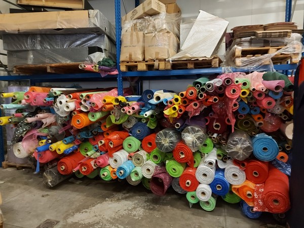 1#5319 Tessuti e articoli per feste in vendita - foto 9