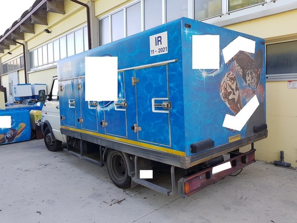 10#5322 Autocarro Iveco 35E in vendita - foto 2