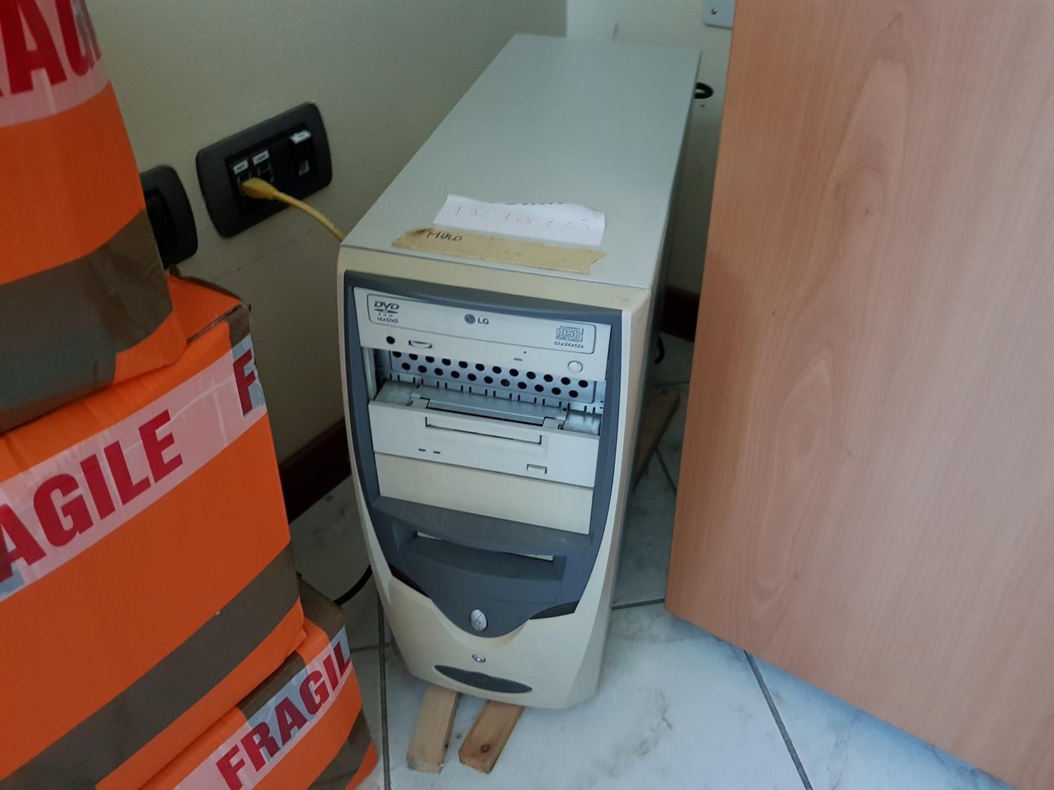 Lot Office furniture and office electronic equipment