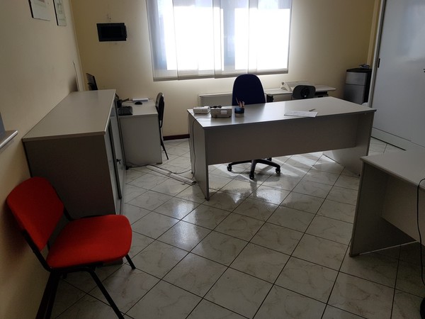 15#5322 Arredi e macchine elettroniche da ufficio in vendita - foto 2