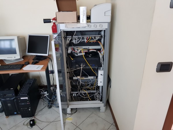 15#5322 Arredi e macchine elettroniche da ufficio in vendita - foto 24