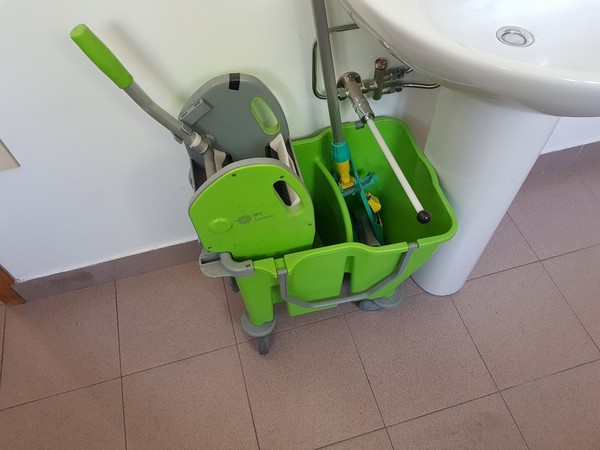 15#5322 Arredi e macchine elettroniche da ufficio in vendita - foto 61