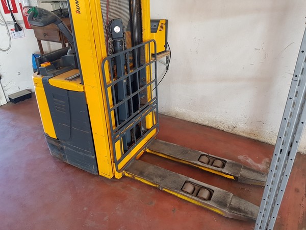 16#5322 Stoccatore elettrico con carica batterie in vendita - foto 7