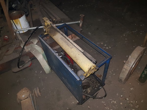 27#5325 Attrezzatura e arredo per officina in vendita - foto 4