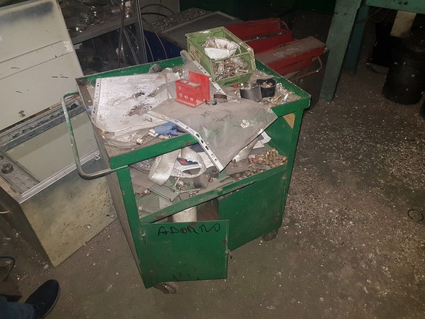27#5325 Attrezzatura e arredo per officina in vendita - foto 13