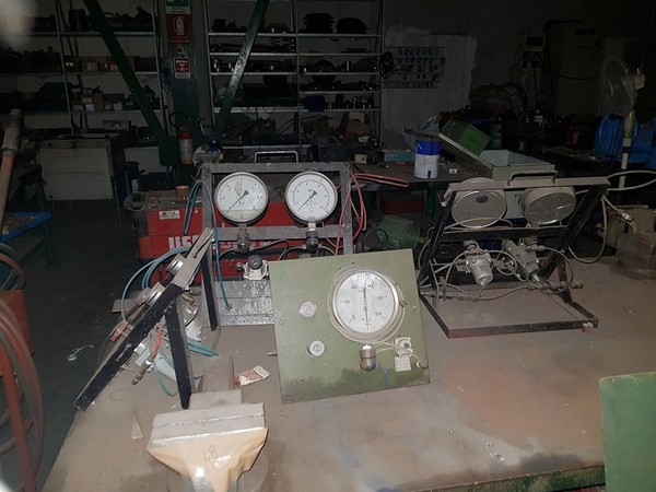 27#5325 Attrezzatura e arredo per officina in vendita - foto 18