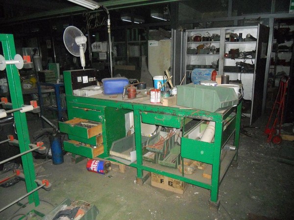 27#5325 Attrezzatura e arredo per officina in vendita - foto 31