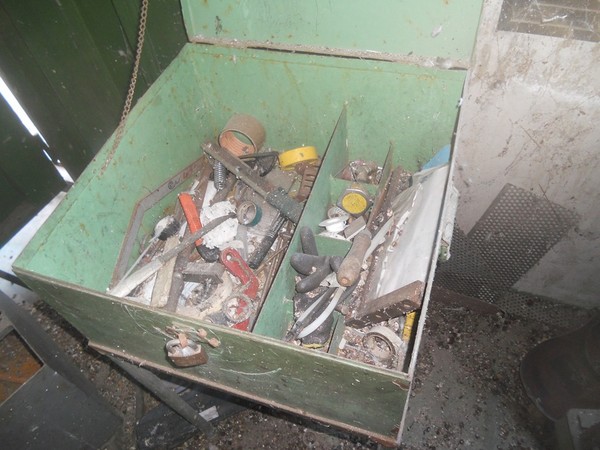 27#5325 Attrezzatura e arredo per officina in vendita - foto 62