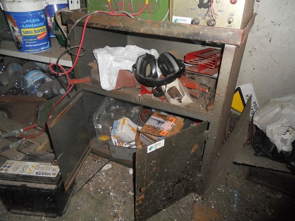 27#5325 Attrezzatura e arredo per officina in vendita - foto 185