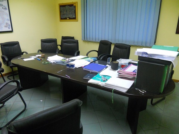 30#5325 Arredo e attrezzatura informatica per ufficio e sala riunione in vendita - foto 3