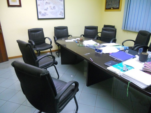 30#5325 Arredo e attrezzatura informatica per ufficio e sala riunione in vendita - foto 4