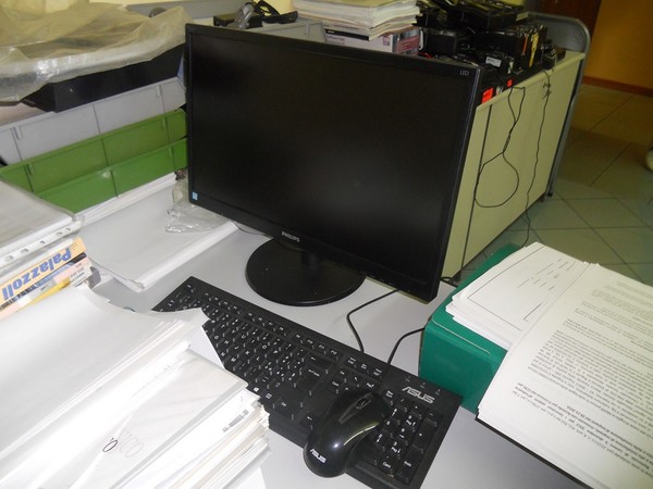 31#5325 Arredo e attrezzatura informatica in vendita - foto 9