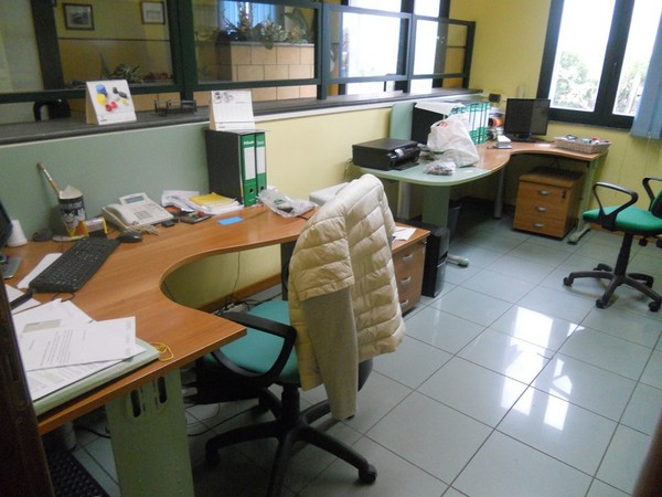 31#5325 Arredo e attrezzatura informatica in vendita - foto 60