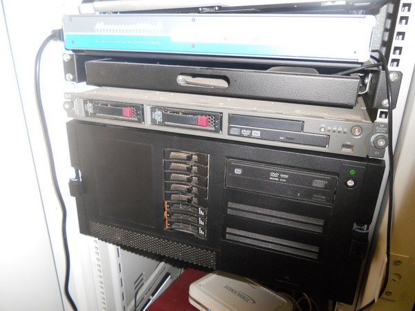 32#5325 Arredo e attrezzatura informatica in vendita - foto 8