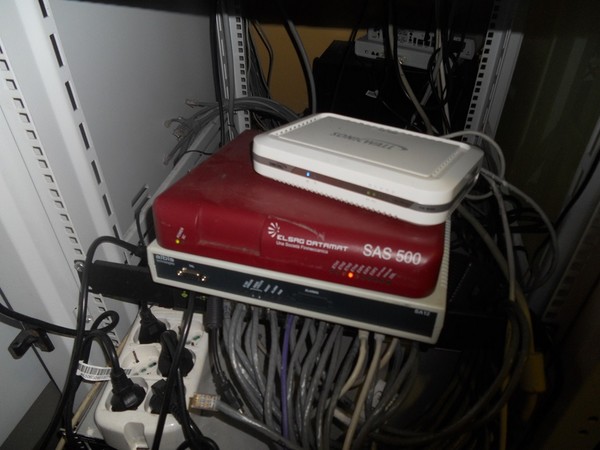 32#5325 Arredo e attrezzatura informatica in vendita - foto 9