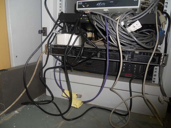 32#5325 Arredo e attrezzatura informatica in vendita - foto 10
