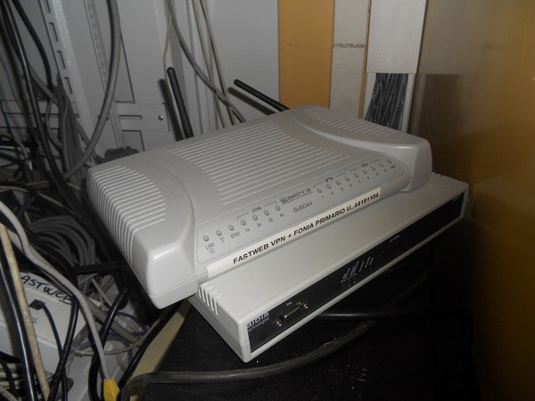 32#5325 Arredo e attrezzatura informatica in vendita - foto 12