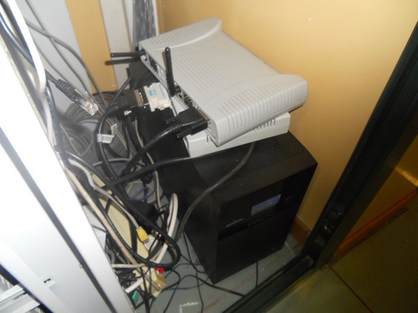 32#5325 Arredo e attrezzatura informatica in vendita - foto 13