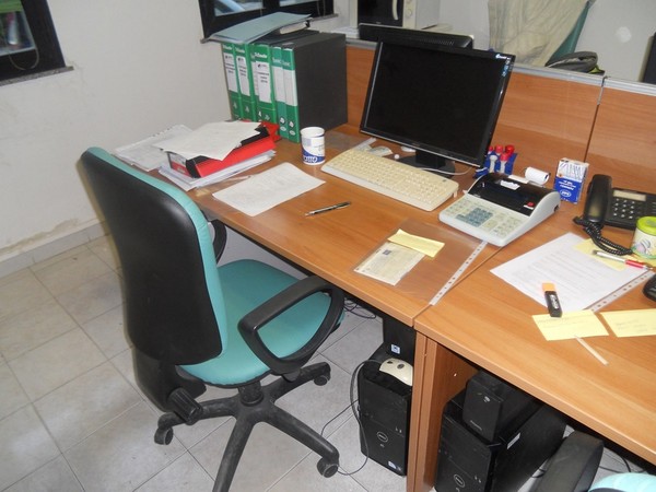 32#5325 Arredo e attrezzatura informatica in vendita - foto 22