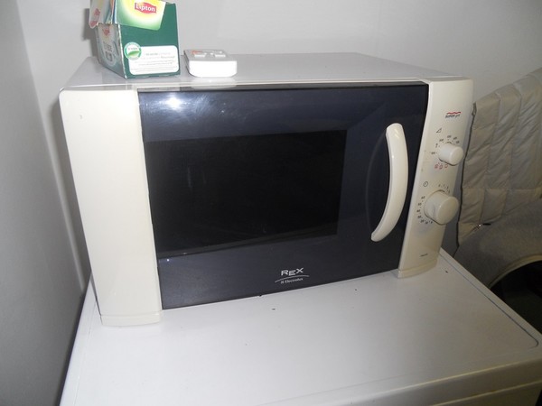 32#5325 Arredo e attrezzatura informatica in vendita - foto 34