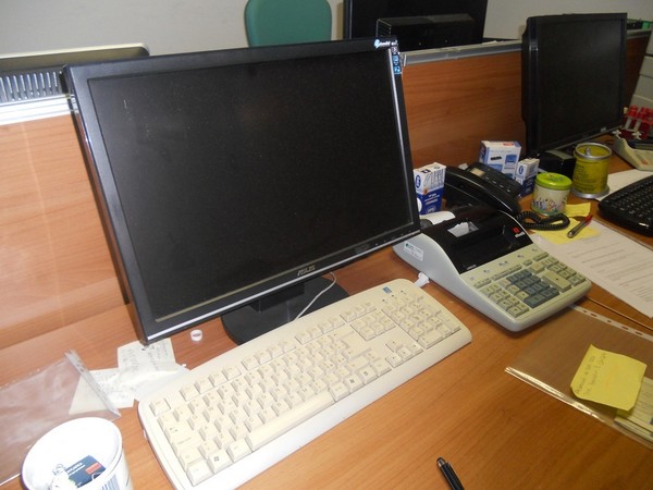 32#5325 Arredo e attrezzatura informatica in vendita - foto 37