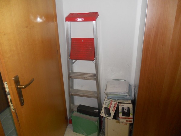 32#5325 Arredo e attrezzatura informatica in vendita - foto 45