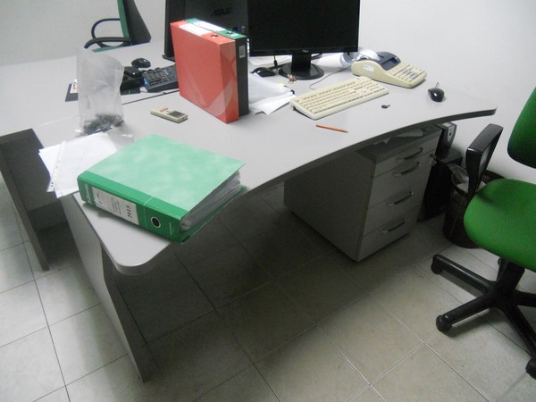 32#5325 Arredo e attrezzatura informatica in vendita - foto 50