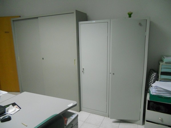 32#5325 Arredo e attrezzatura informatica in vendita - foto 58