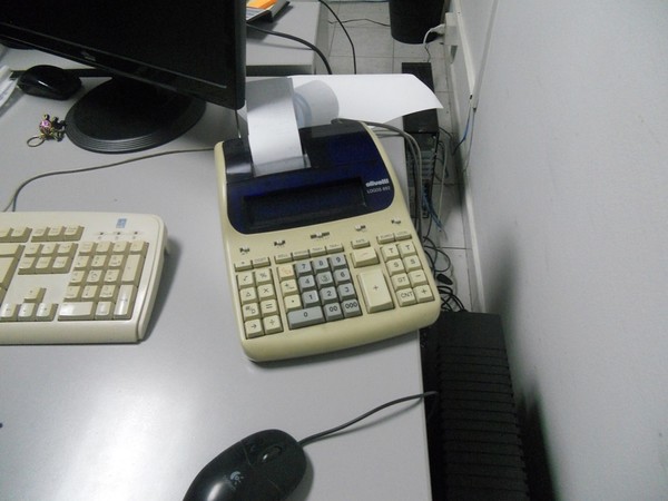 32#5325 Arredo e attrezzatura informatica in vendita - foto 64