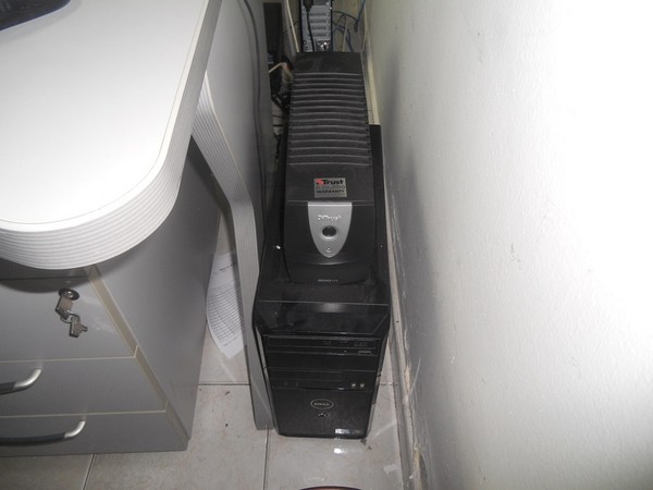 32#5325 Arredo e attrezzatura informatica in vendita - foto 65