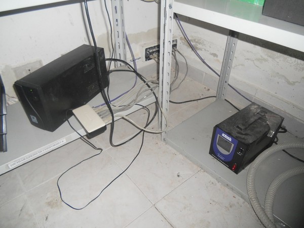 32#5325 Arredo e attrezzatura informatica in vendita - foto 74