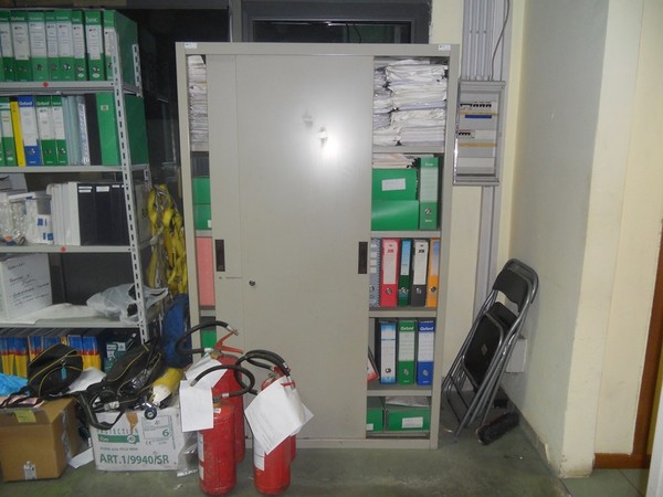 33#5325 Arredo e attrezzatura da ufficio e mensa in vendita - foto 8