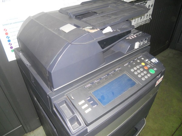 33#5325 Arredo e attrezzatura da ufficio e mensa in vendita - foto 29