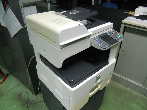 33#5325 Arredo e attrezzatura da ufficio e mensa in vendita - foto 34